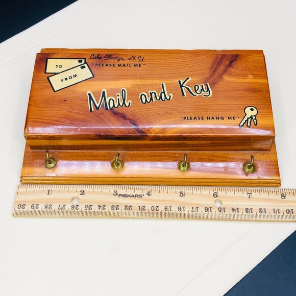 Vintage Wooden Mail & Key Hooks Wall Pocket: Mid-Century Lake George Souvenir - Picture 8 of 12